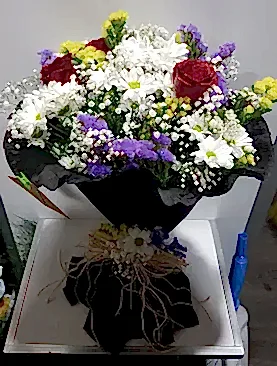 renkli mevsim buket ve kırmızı gül buket