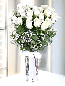 25 beyaz gül vazo
