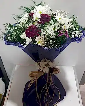 beyaz papatya renkli hüsnüyusuf buket